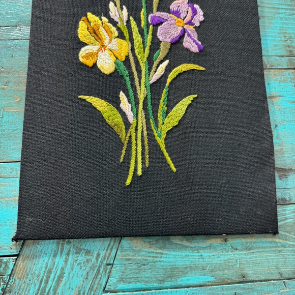 MCM Hand Embroidered Crewel Flower Black Background Unframed - Picture 4 of 9